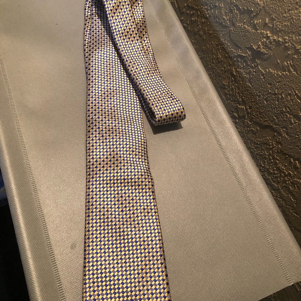 A tie